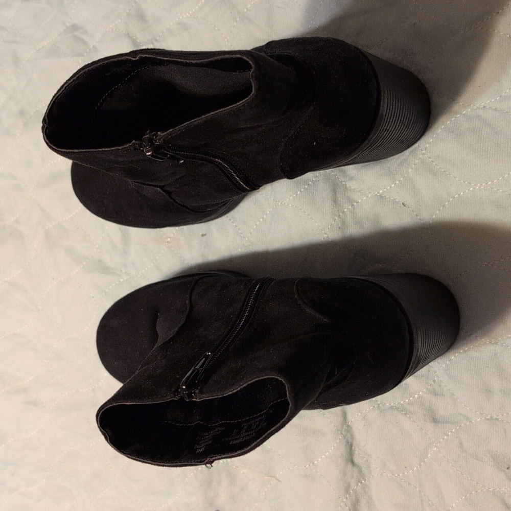 boots - Picture 4 of 5